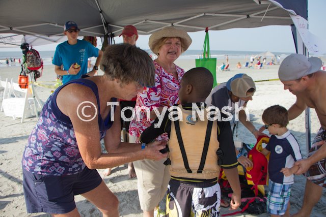 Surfers Healing Life Jacket Fitting